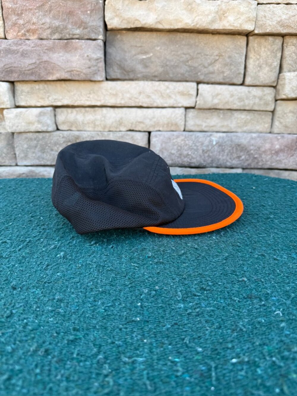 HUF 5 panel black hat with orange detailing - Picture 8 of 10
